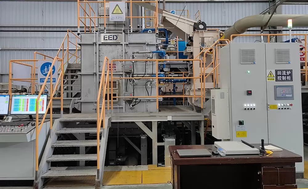 Vertical reflow furnace for tinning line of copper and copper alloy strip