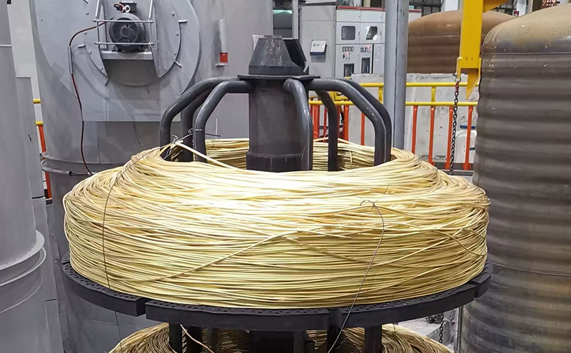 Bell annealer for wire coils of copper and copper alloy