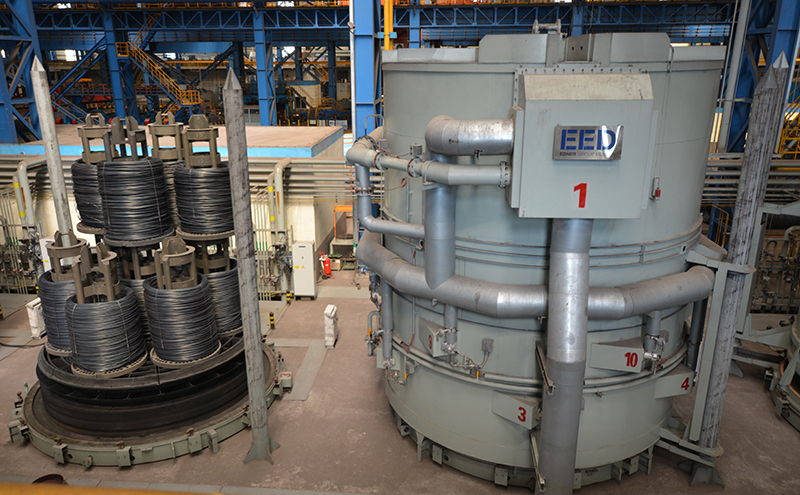 Bell annealer for wire coils of non-alloy steel and high-alloy steel