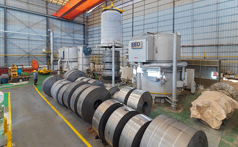 Bell annealer for steel strip
